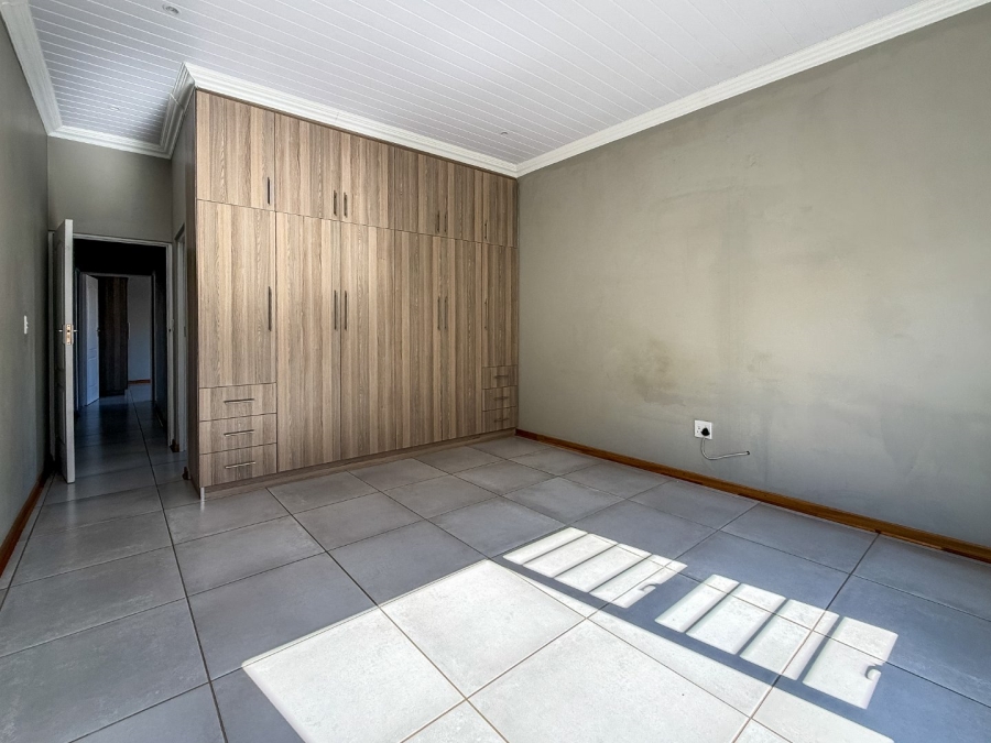  Bedroom Property for Sale in Wilkoppies North West